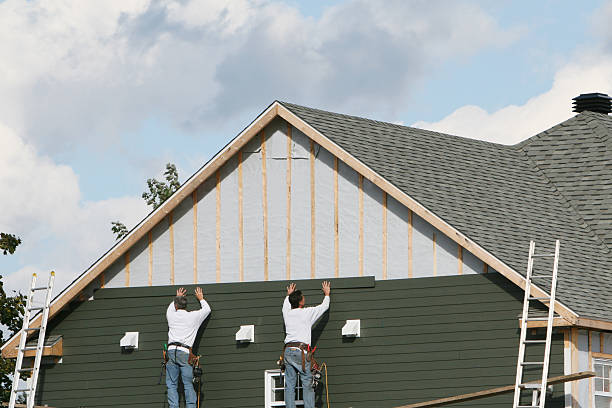 Professional Siding technician working in Kings Mountain, NC